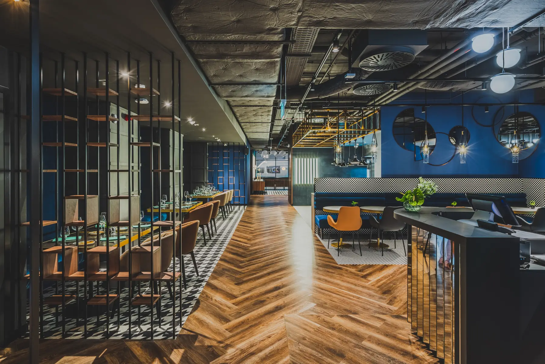 savore restauracja ludzie warszawa wnętrza