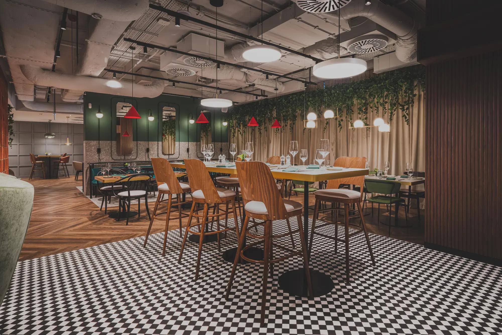 savore restauracja ludzie warszawa wnetrza